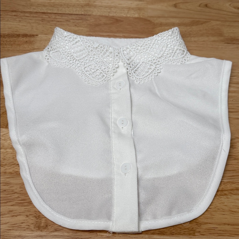 Elegant White faux Collar